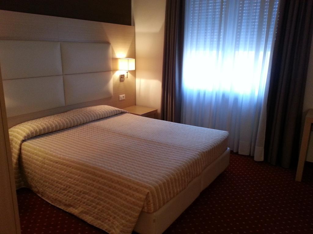 Hotel Regina Больцано Номер фото