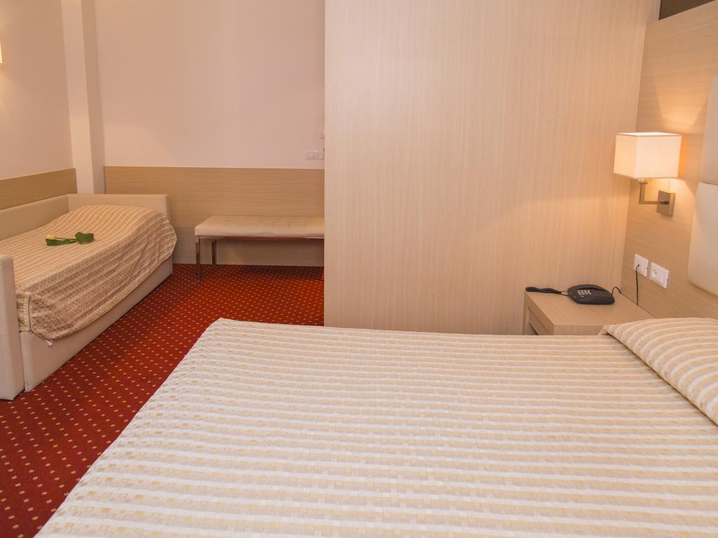 Hotel Regina Больцано Екстер'єр фото