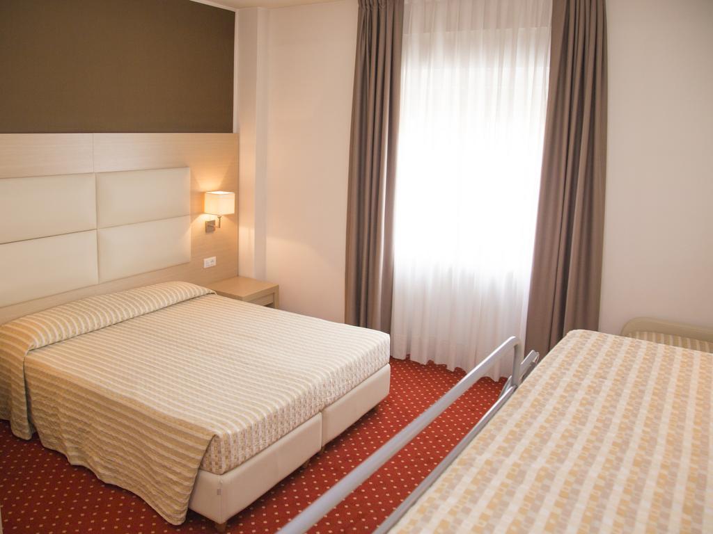 Hotel Regina Больцано Екстер'єр фото