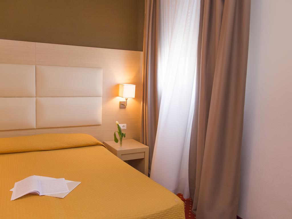 Hotel Regina Больцано Екстер'єр фото