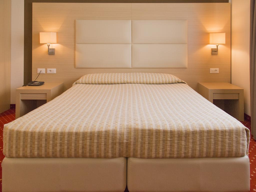 Hotel Regina Больцано Екстер'єр фото