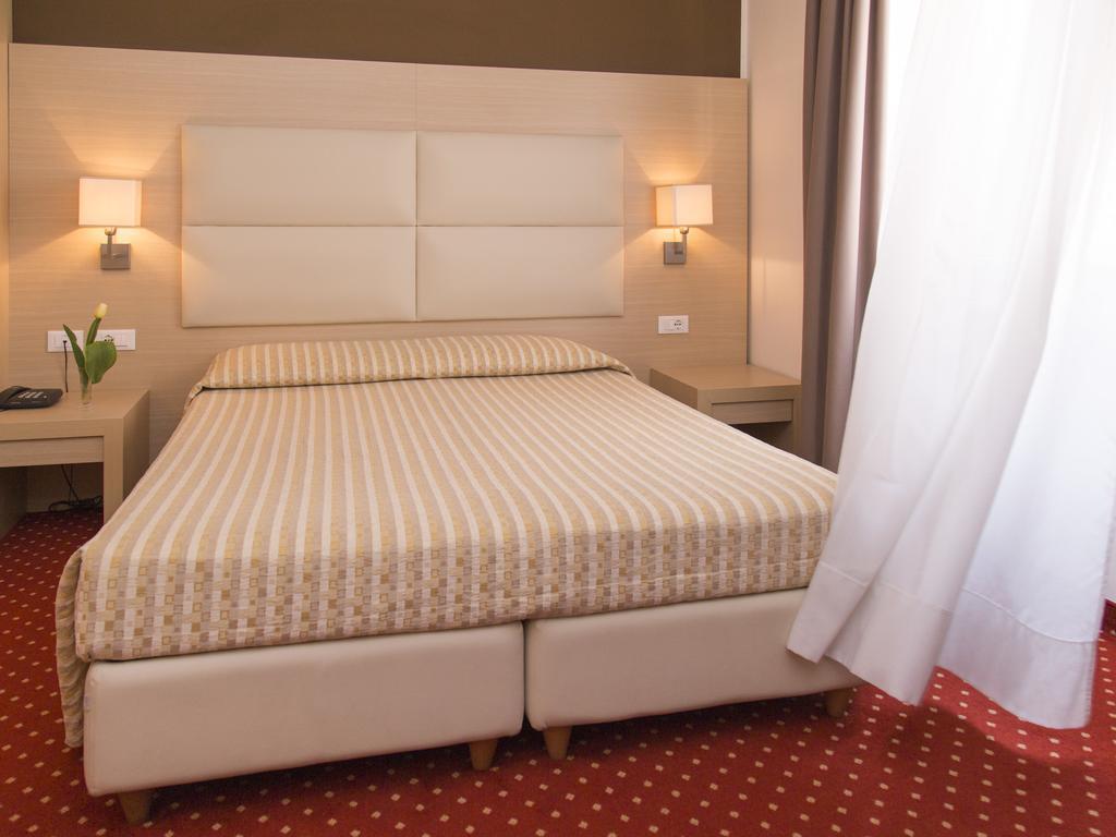 Hotel Regina Больцано Екстер'єр фото