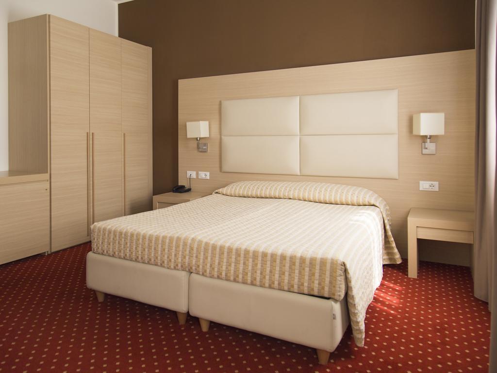 Hotel Regina Больцано Екстер'єр фото