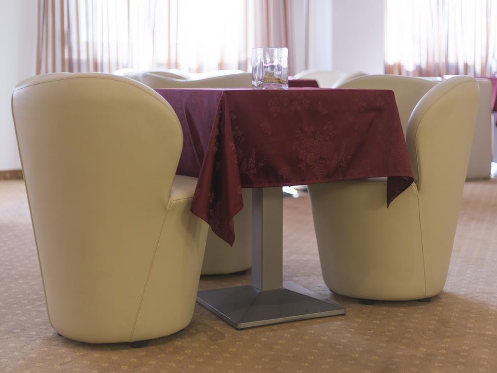 Hotel Regina Больцано Екстер'єр фото