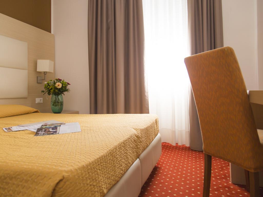 Hotel Regina Больцано Екстер'єр фото