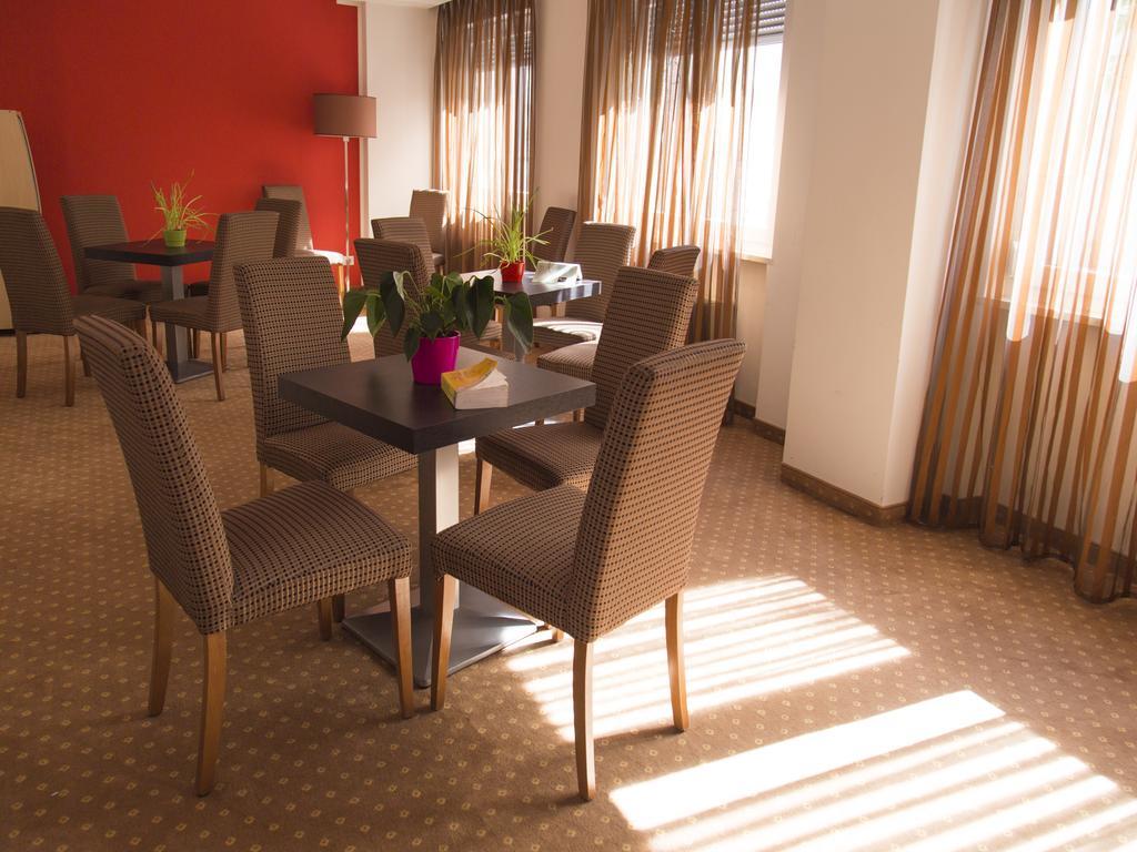 Hotel Regina Больцано Екстер'єр фото