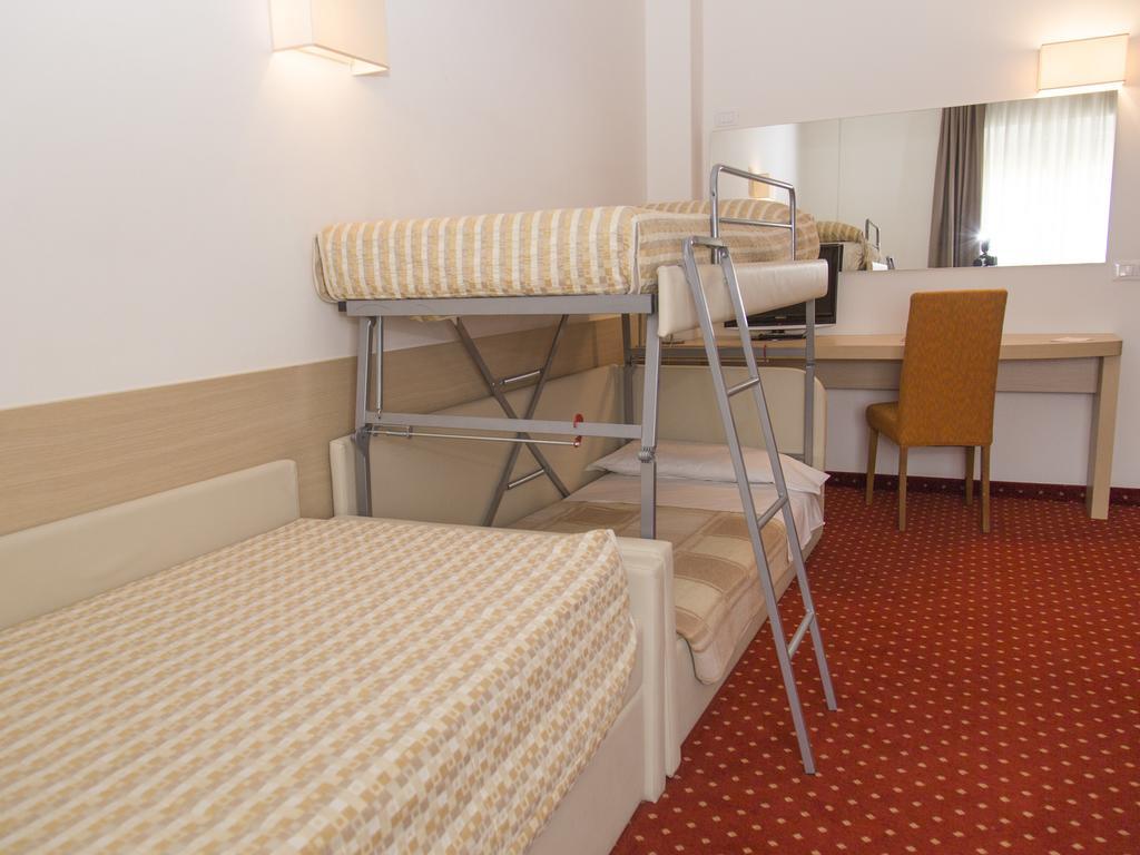 Hotel Regina Больцано Екстер'єр фото