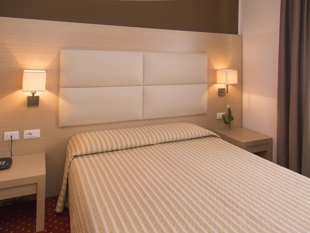 Hotel Regina Больцано Екстер'єр фото