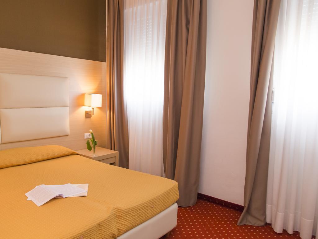 Hotel Regina Больцано Екстер'єр фото