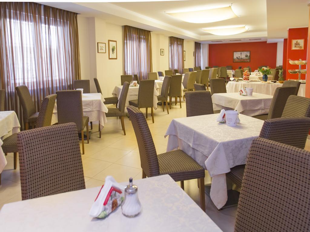 Hotel Regina Больцано Екстер'єр фото