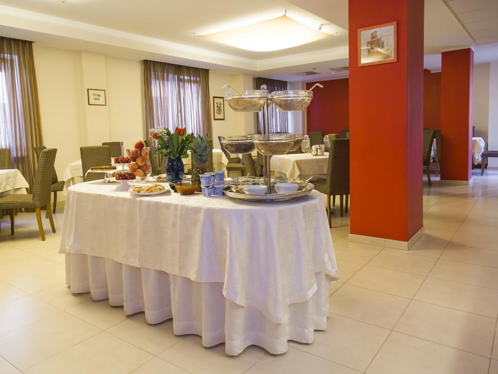 Hotel Regina Больцано Екстер'єр фото